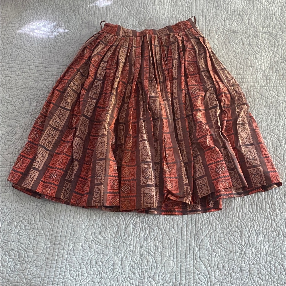 Antique Patterned Pleated Skirt
